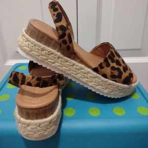 Leopard Print Espadrille Peep Toe Platform Sandals New Size 6
